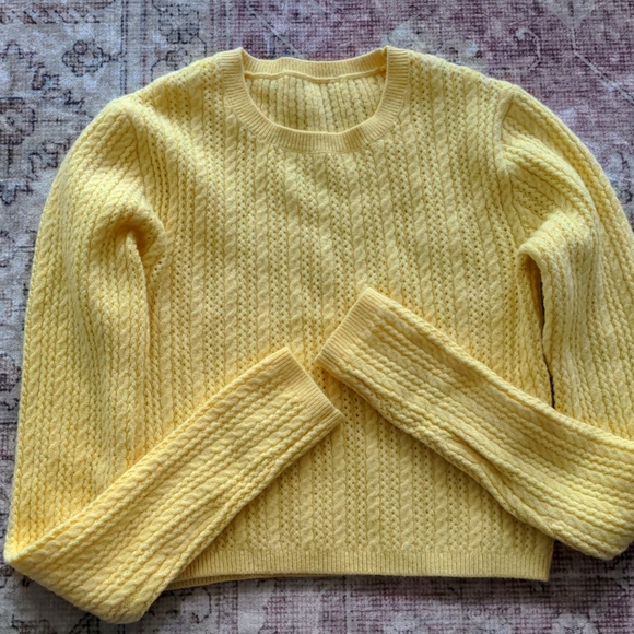 Cropped yellow sweater - Picture 2 of 5